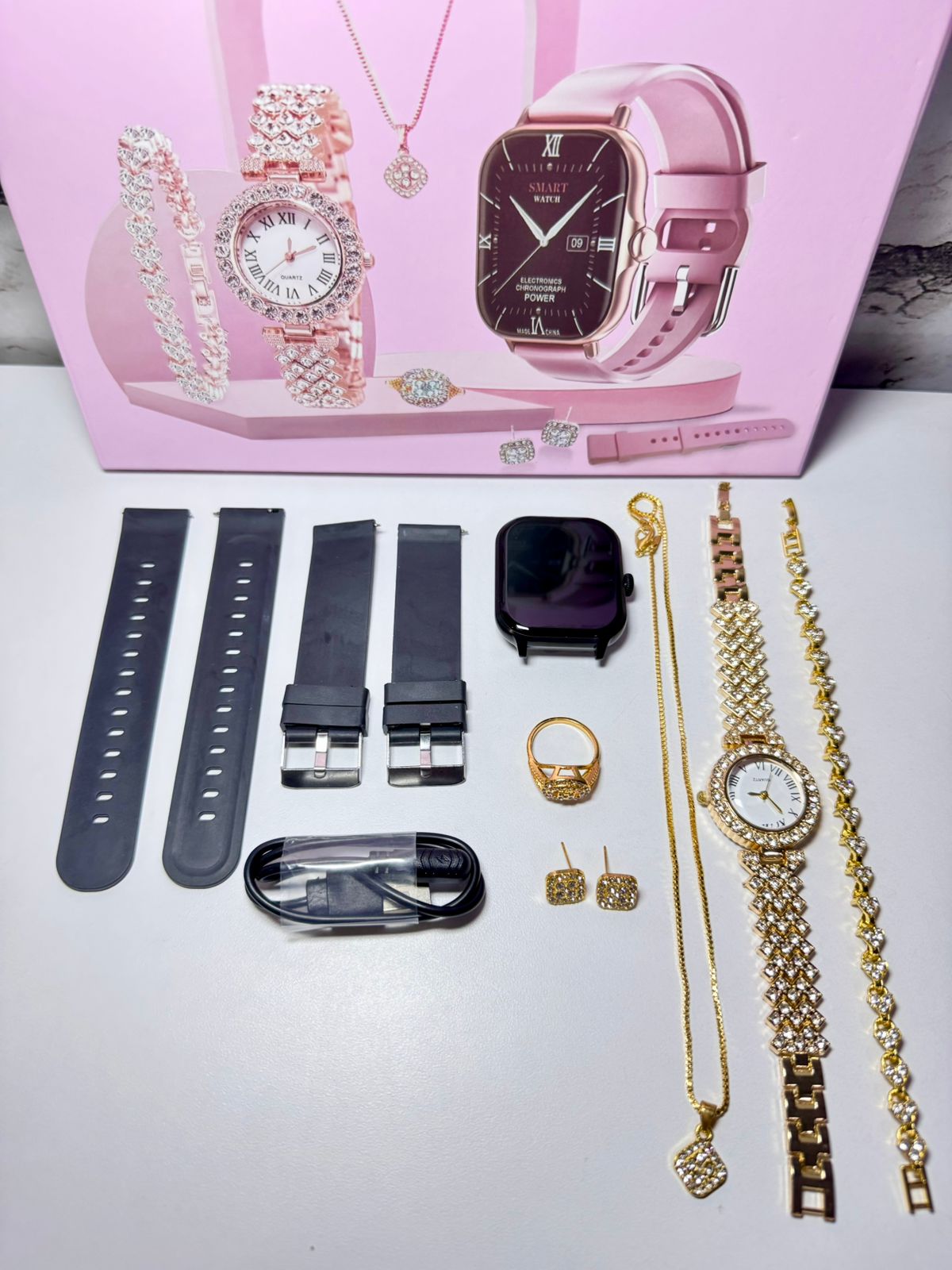🎁 El Regalo Que Lo Tiene Todo + ⌚ ⌚ 1 Reloj Inteligente A58 Plus 🎀 2 correas intercambiables 💎 1 reloj tipo joyería 📿 1 collar ✨ 1 pulsera 💍 1 anillo 🌟 1 par de aretes ⚡ 1 cargador