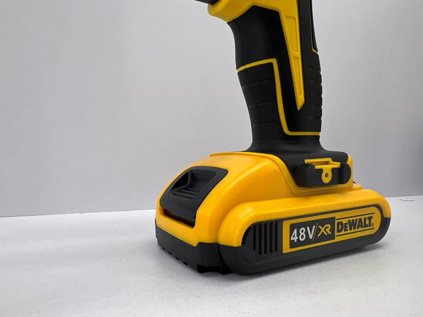 WOW 🔥 SOLO POR $209.990💥🔧 Taladro 48V con Mandril Metálico DE 1/2 + 🔋 2 baterías +⚡ Cargador Rápido +  🎁 Caja de Herramientas de regalo de 35 Pzs + Maletín Rígido