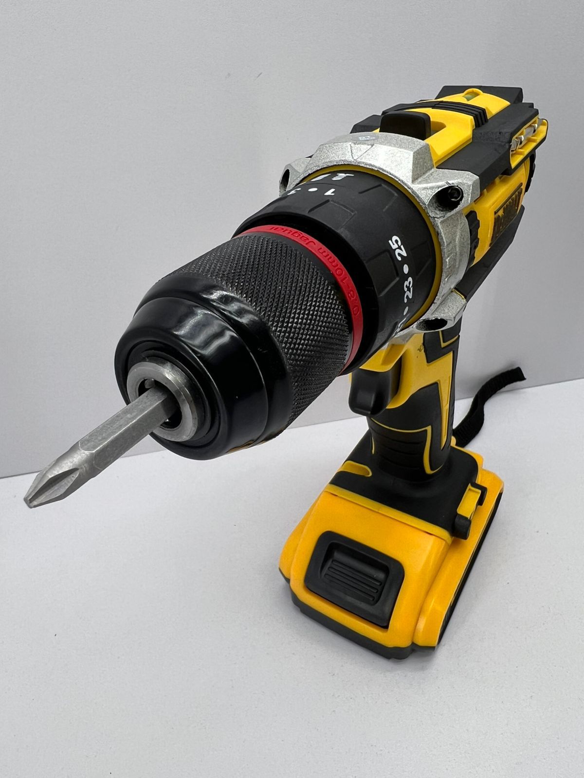 WOW 🔥 SOLO POR $209.990💥🔧 Taladro 48V con Mandril Metálico DE 1/2 + 🔋 2 baterías +⚡ Cargador Rápido +  🎁 Caja de Herramientas de regalo de 35 Pzs + Maletín Rígido