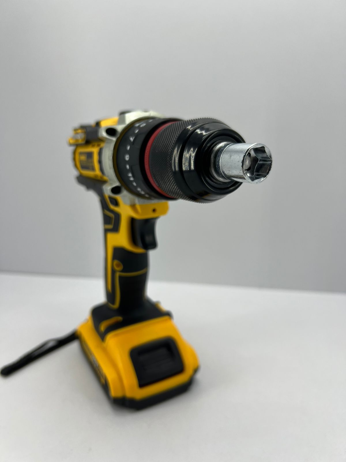 WOW 🔥 SOLO POR $209.990💥🔧 Taladro 48V con Mandril Metálico DE 1/2 + 🔋 2 baterías +⚡ Cargador Rápido +  🎁 Caja de Herramientas de regalo de 35 Pzs + Maletín Rígido