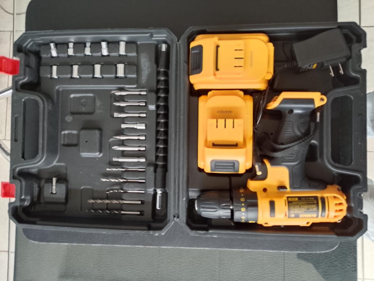 WOW 🔥 SOLO POR $164.990💥🔧 Taladro 48V con Mandril de 3/8p + 🔋 2 baterías +⚡ Cargador +  🎁 Con 24 Pzs de regalo + Maletín Rígido